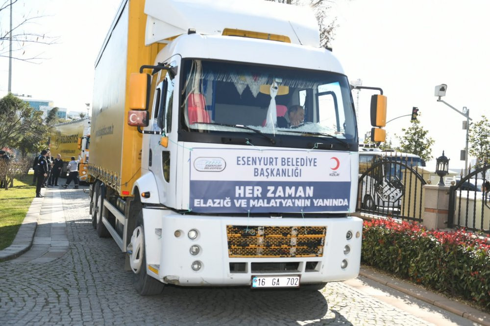 Esenyurt'tan deprem bölgesine yardım - Resim : 2