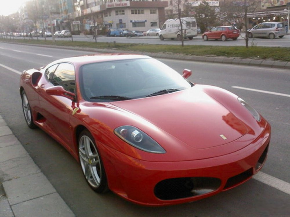 İcradan satılık Ferrari - Resim : 1