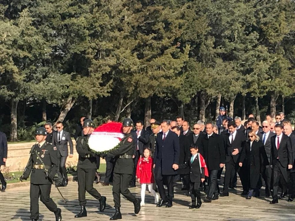 Üzgünüz ama umutluyuz Atam - Resim : 1