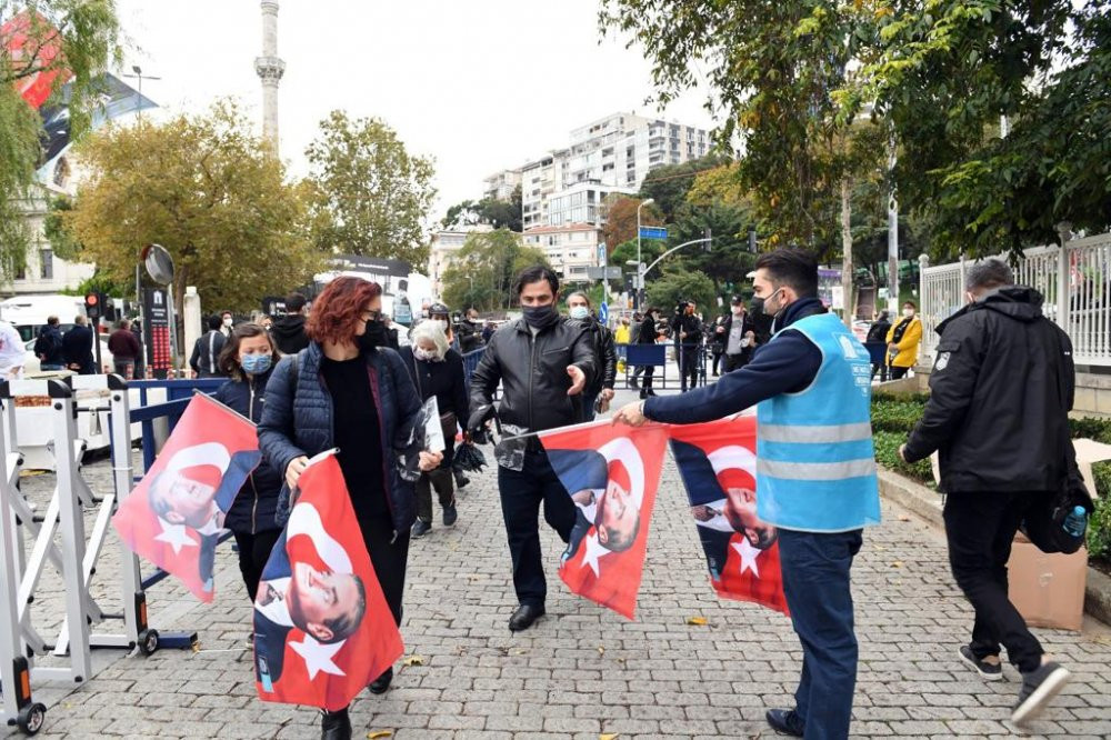 09:05'te Dolmabahçe'de hayat durdu - Resim : 1