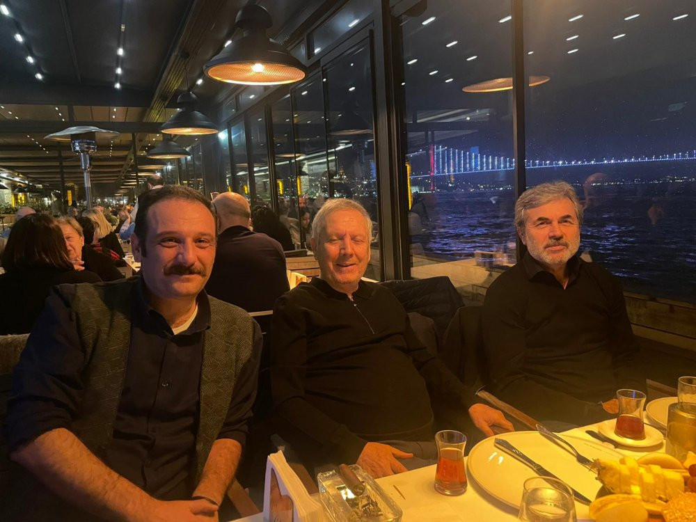 Şike kumpasından beraat eden Aziz Yıldırım, kararı boğazda kutladı - Resim : 1