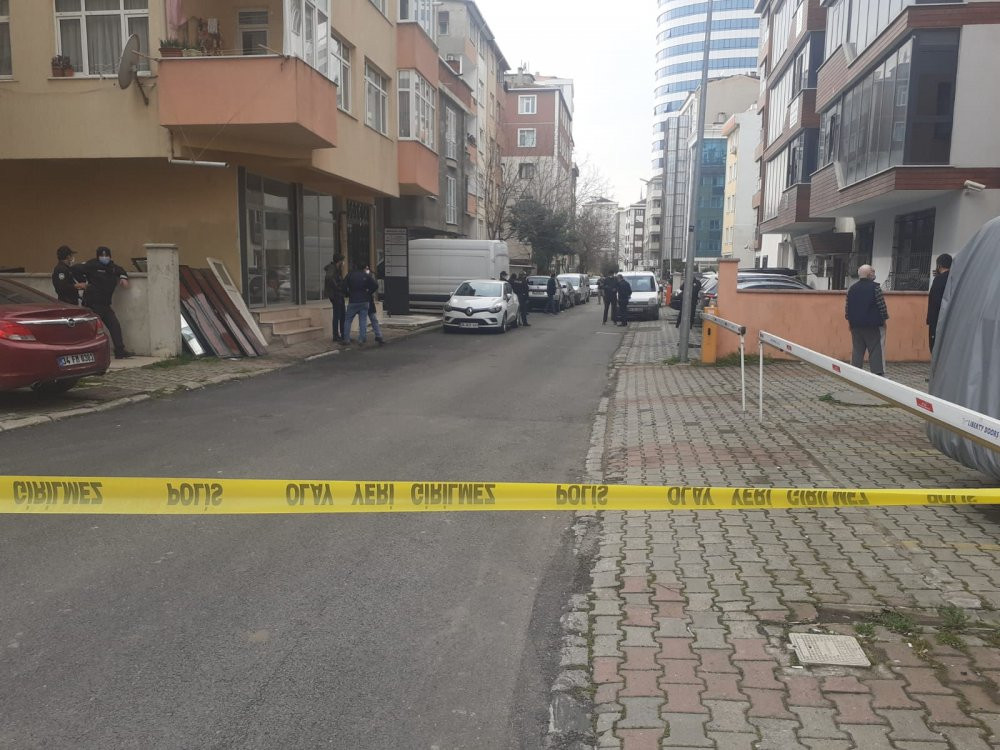 İstanbul'da silahlı saldırı: Çok sayıda ölü var - Resim : 1