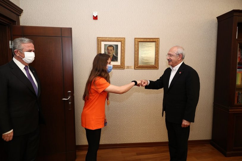 Dünya şampiyonundan Kılıçdaroğlu'na ziyaret - Resim : 1