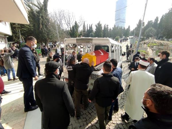 Büyük ustaya veda... Rasim Öztekin son yolculuğuna uğurlanıyor - Resim : 2