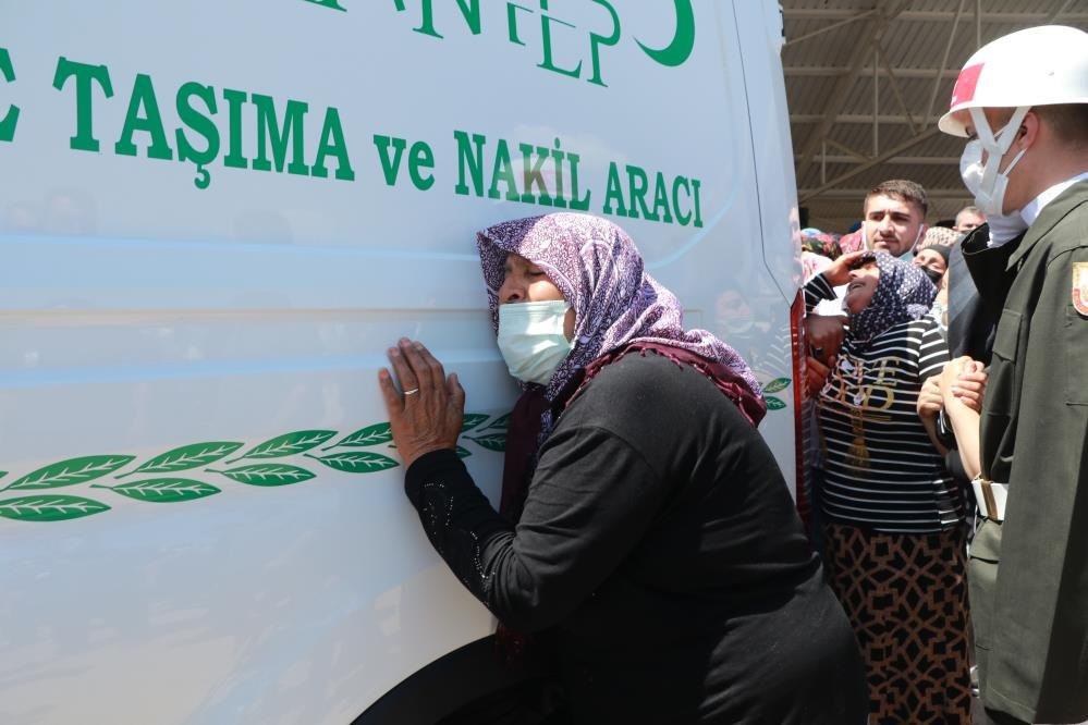 Tartışma sonucu komutanı tarafından vurulan asker son yolculuğuna uğurlandı - Resim : 2