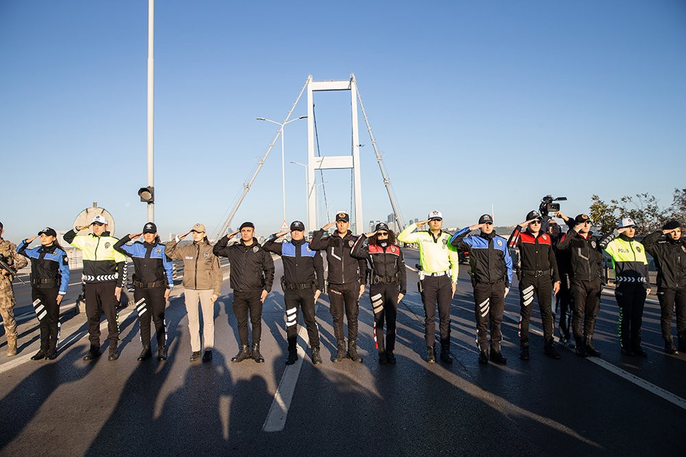 Tüm Türkiye’de saat 09:05'te hayat durdu - Resim : 2