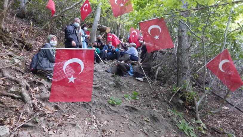 İkizdere'de talana Türk bayrağıyla direniş - Resim : 2