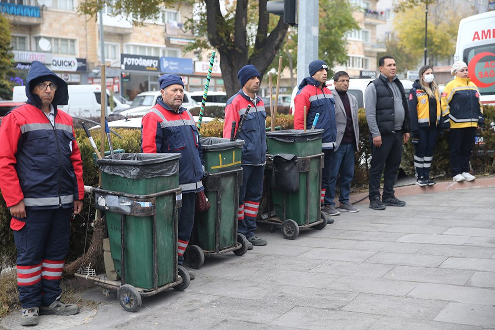 Tüm Türkiye’de saat 09:05'te hayat durdu - Resim : 6