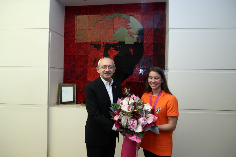 Dünya şampiyonundan Kılıçdaroğlu'na ziyaret - Resim : 9