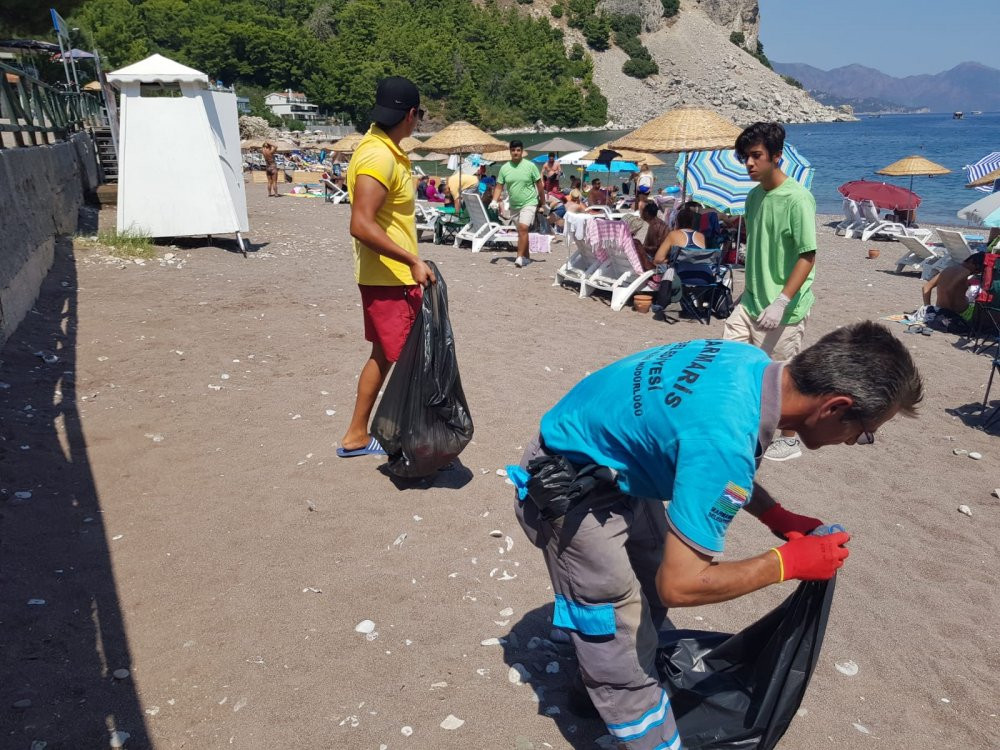 Marmaris'te AKUT çevreyi temizliyor - Resim : 2