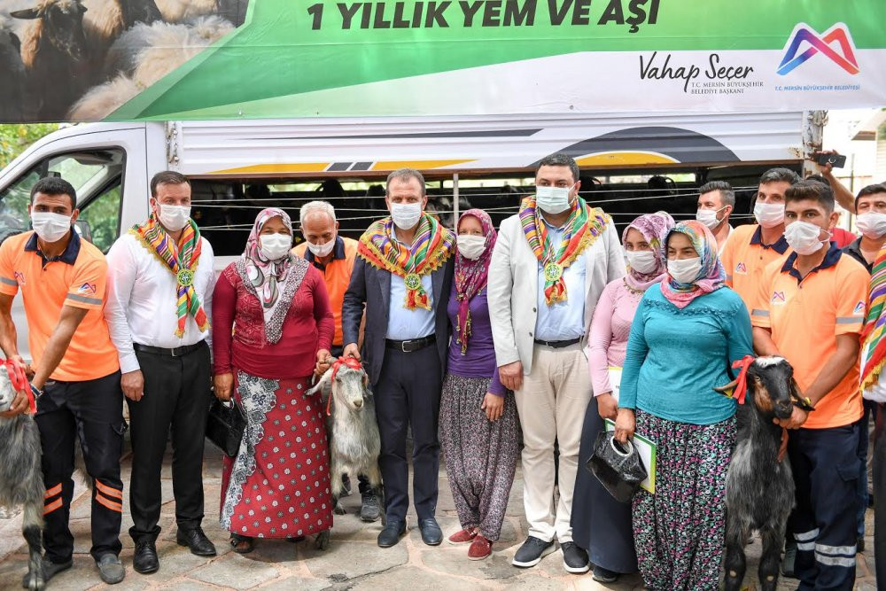 Başkan Seçer, Mersin'in yörüklerine can suyu oluyor - Resim : 2