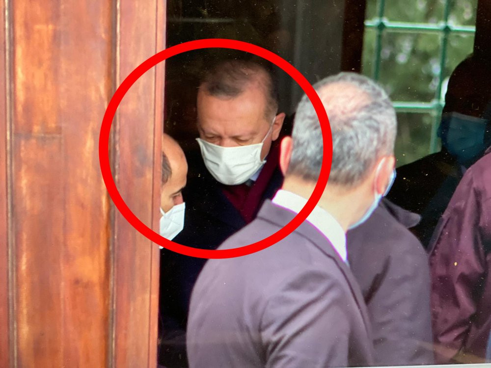 Erdoğan Cuma namazını s&uuml;rpriz bir isimle kıldı - Resim : 1