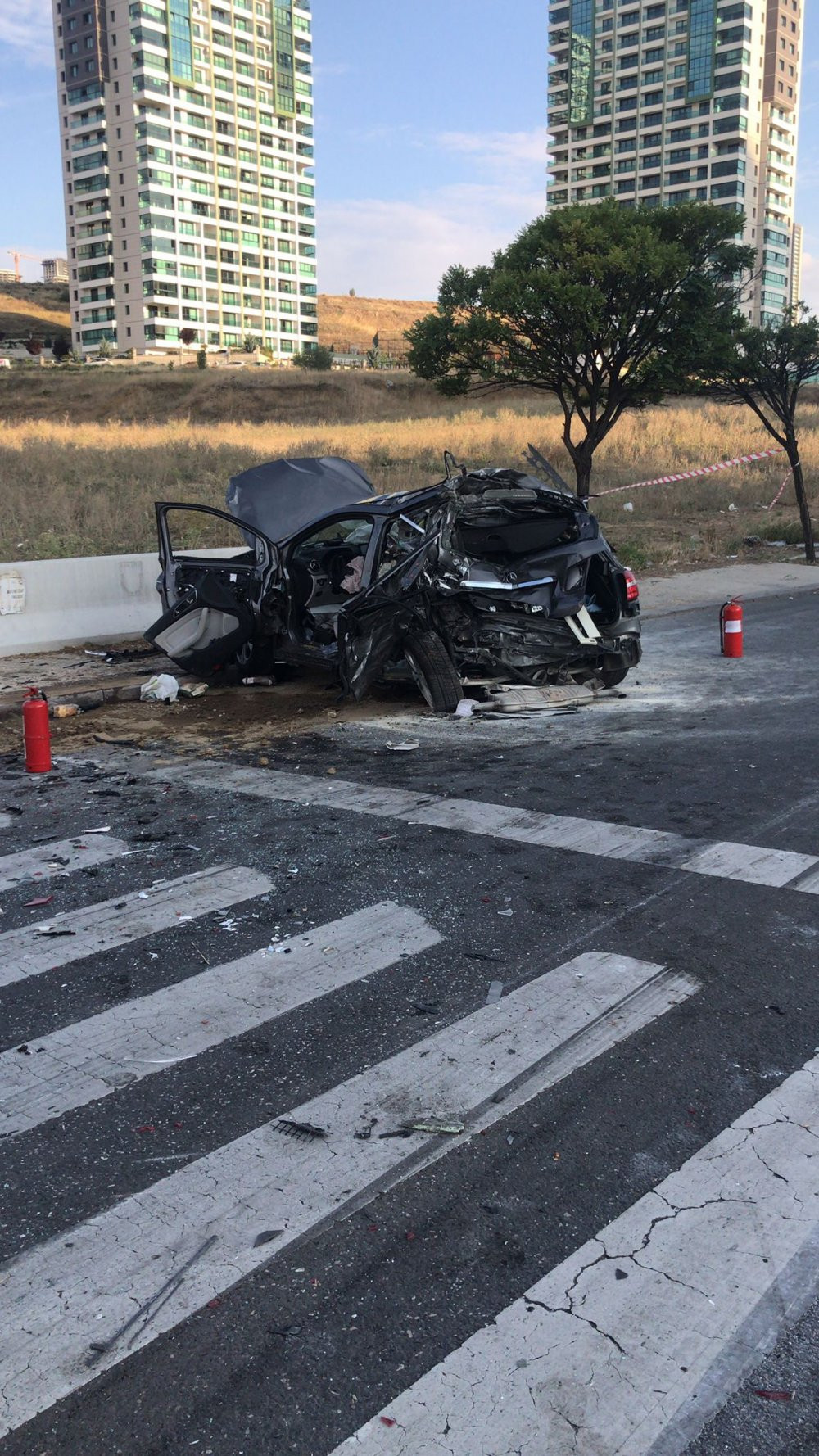 KRT ve ANKA'nın Yönetim Kurulu Başkanı Ali Fırat Atabaş, eşi ve 9 yaşındaki kızı Dicle ile birlikte trafik kazası geçirdi - Resim : 1