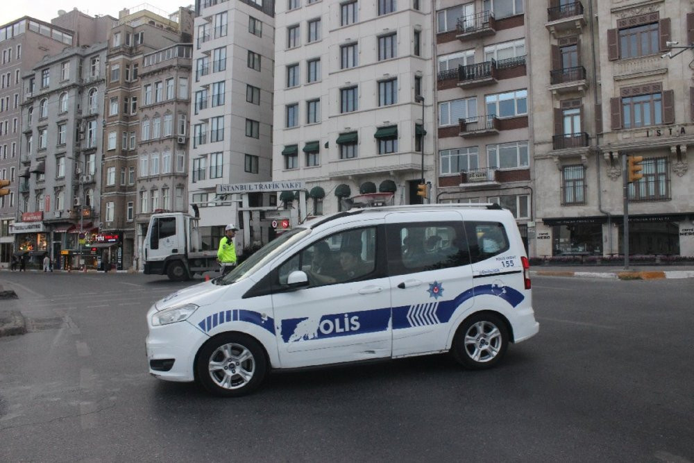 1 Mayıs için Bakırköy’de hazırlık yapıldı, polis Taksim’de önlem aldı - Resim : 2