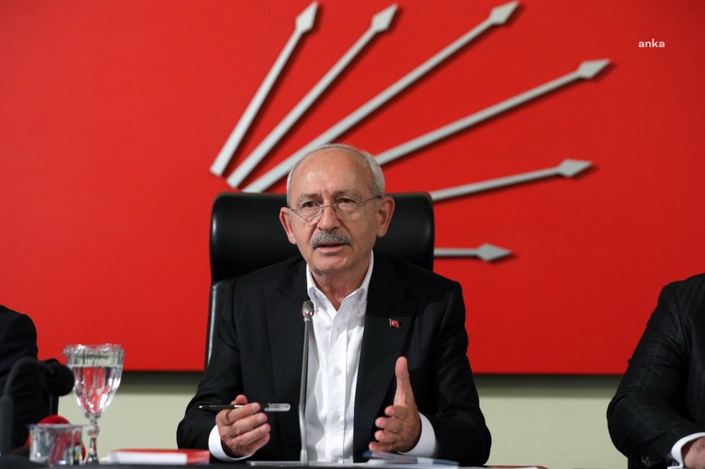 CHP'ye sürpriz katılım... Rozetini Kılıçdaroğlu taktı - Resim : 3