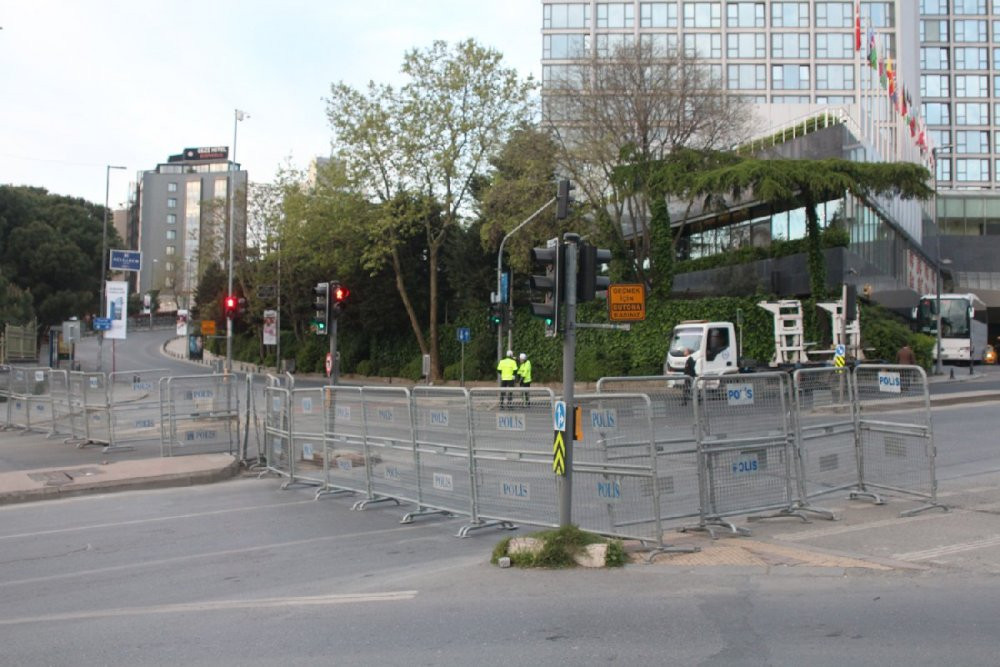 1 Mayıs için Bakırköy’de hazırlık yapıldı, polis Taksim’de önlem aldı - Resim : 3