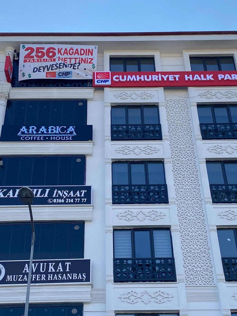 CHP İl Başkanından flaş '128 milyar dolar nerede?' afişleri için çözüm - Resim : 4