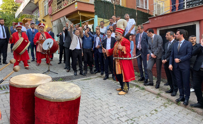 Karakol amiri MHP'nin etkinliğine katıldı, 'bozkurt' işareti yaptı - Resim : 2