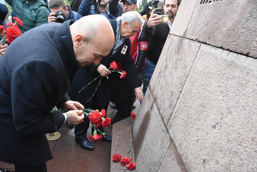 Şehit Asteğmen Kubilay için akın ettiler - Resim : 2