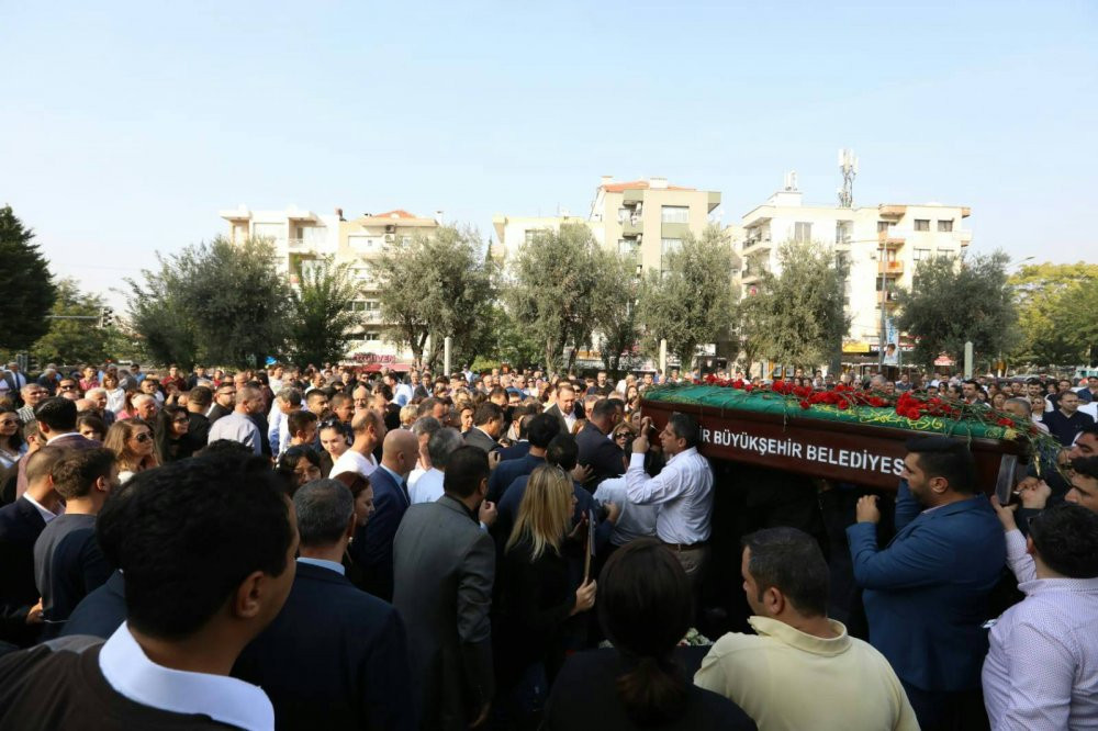 Cemal Yetginer son yolculuğuna böyle uğurlandı - Resim : 10