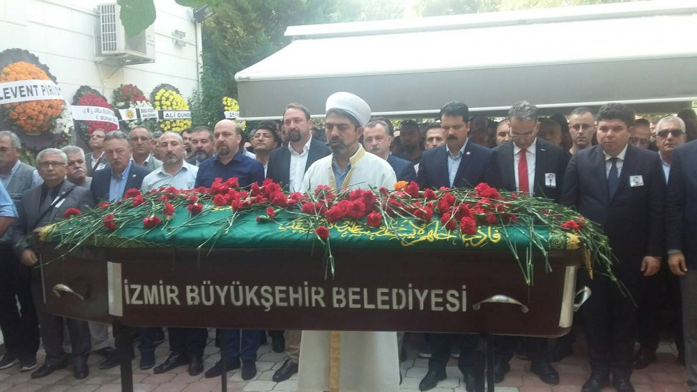 Cemal Yetginer son yolculuğuna böyle uğurlandı - Resim : 14