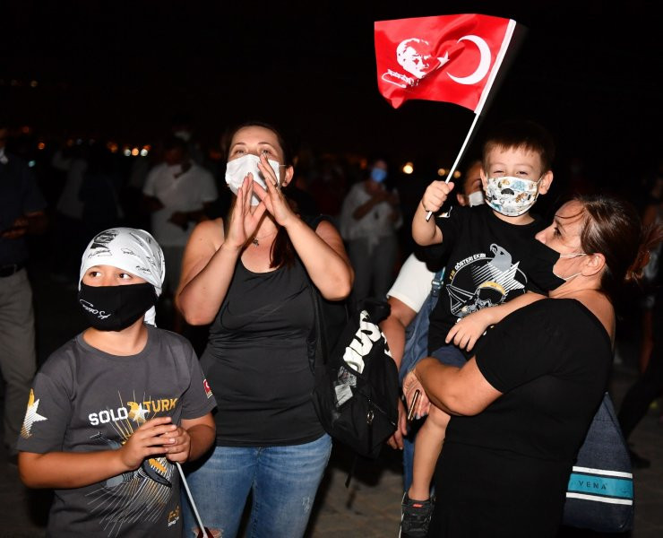 İzmir'de 9 Eylül'e yakışır hologram gösterisi - Resim : 1