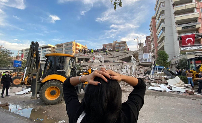 İzmir depreminin üzerinden iki yıl geçti: 117 can özlemle anıldı - Resim : 2