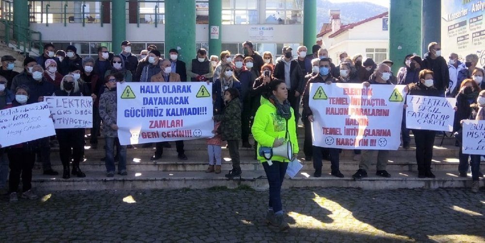 Fahiş elektrik faturaları vatandaşları sokağa döktü: AKP iktidarına 'Yuh' çektiler - Resim : 3