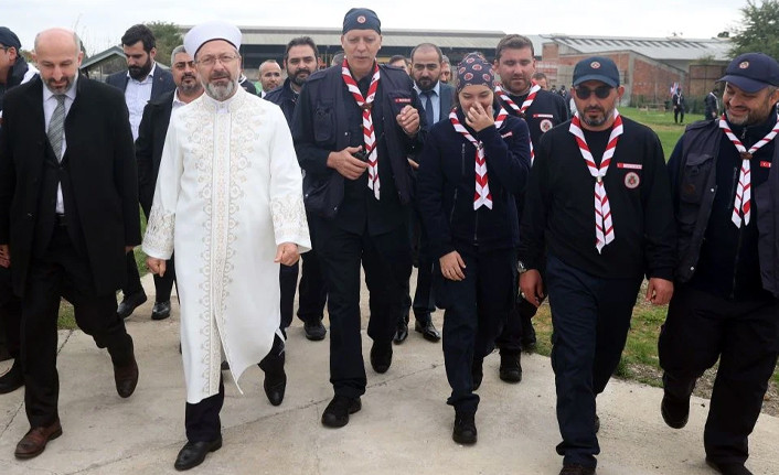 35 milyar liralık bütçeli Diyanet’in başkanı Ali Erbaş, 45 günde 6 ülke gezdi - Resim : 2