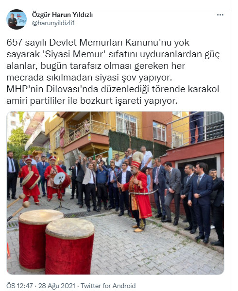 Karakol amiri MHP'nin etkinliğine katıldı, 'bozkurt' işareti yaptı - Resim : 1