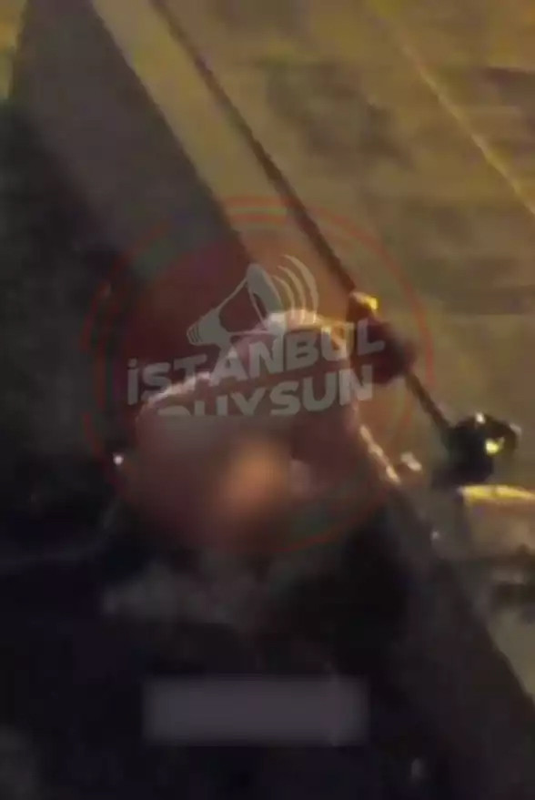 Ümraniye metrosu çıkışında cinsel ilişki rezaleti - Resim : 1