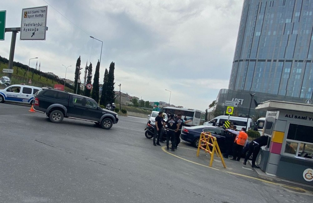 Galatasaray taraftarlarından şok protesto - Resim : 2