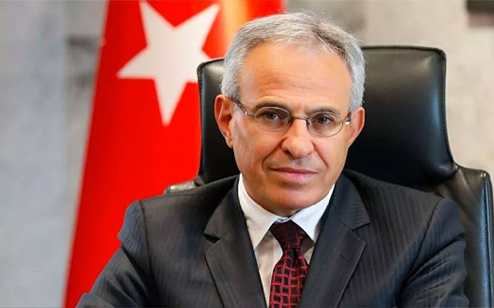 Üniversitede skandal: Rektör, soyunma odasında yaptığı değişikliği dev ekrana yansıttı - Resim : 1