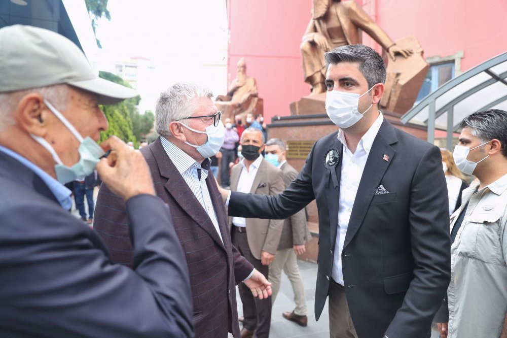 Hasan Saltık gözyaşlarıyla ebediyete uğurlandı - Resim : 2