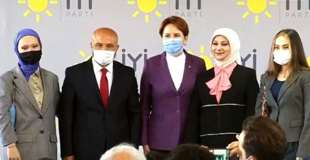 Erhan Usta İYİ Parti'de: Rozetini Meral Akşener taktı  - Resim : 1