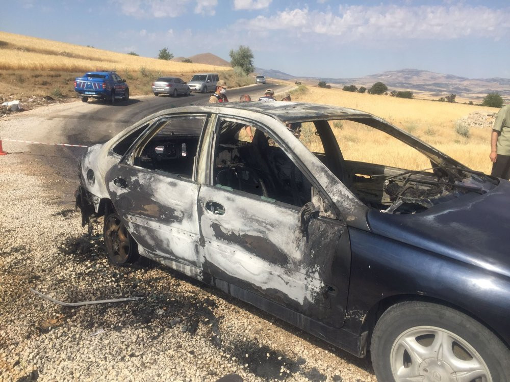 Yanan aracın yanındaki notta bomba itirafı - Resim : 4