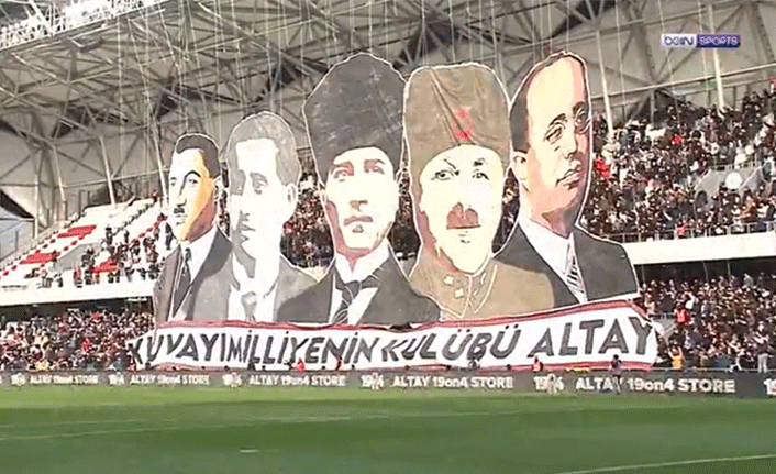 Altay tribünlerinden muhteşem koreografi  - Resim : 1