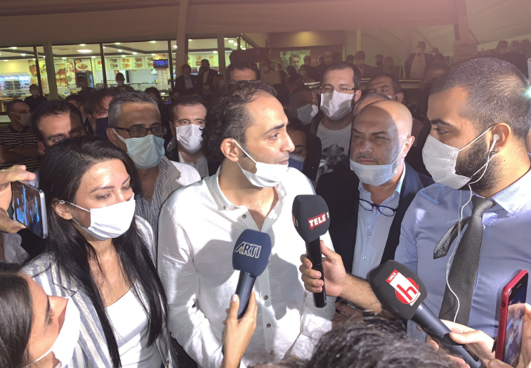 Tutuklu gazeteciler &ouml;zg&uuml;rl&uuml;klerine kavuştu - Resim : 1