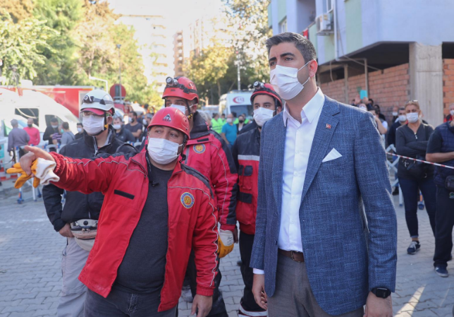 Kartal Belediye Başkanı G&ouml;khan Y&uuml;ksel İzmir'de deprem b&ouml;lgesinde - Resim : 1