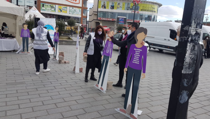 Esenyurt'ta kadınlar 'şiddete hayır' dedi - Resim : 1