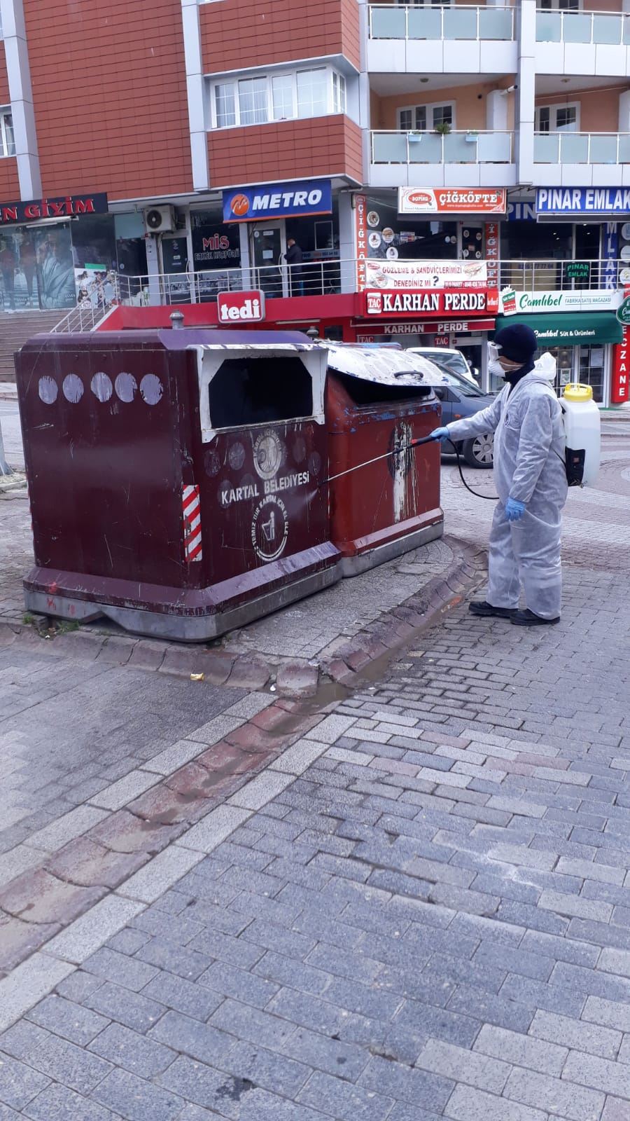 Kartal’da Bulunan çöp konteynerleri ve geri dönüşüm kumbaraları ilaçlandı - Resim : 2