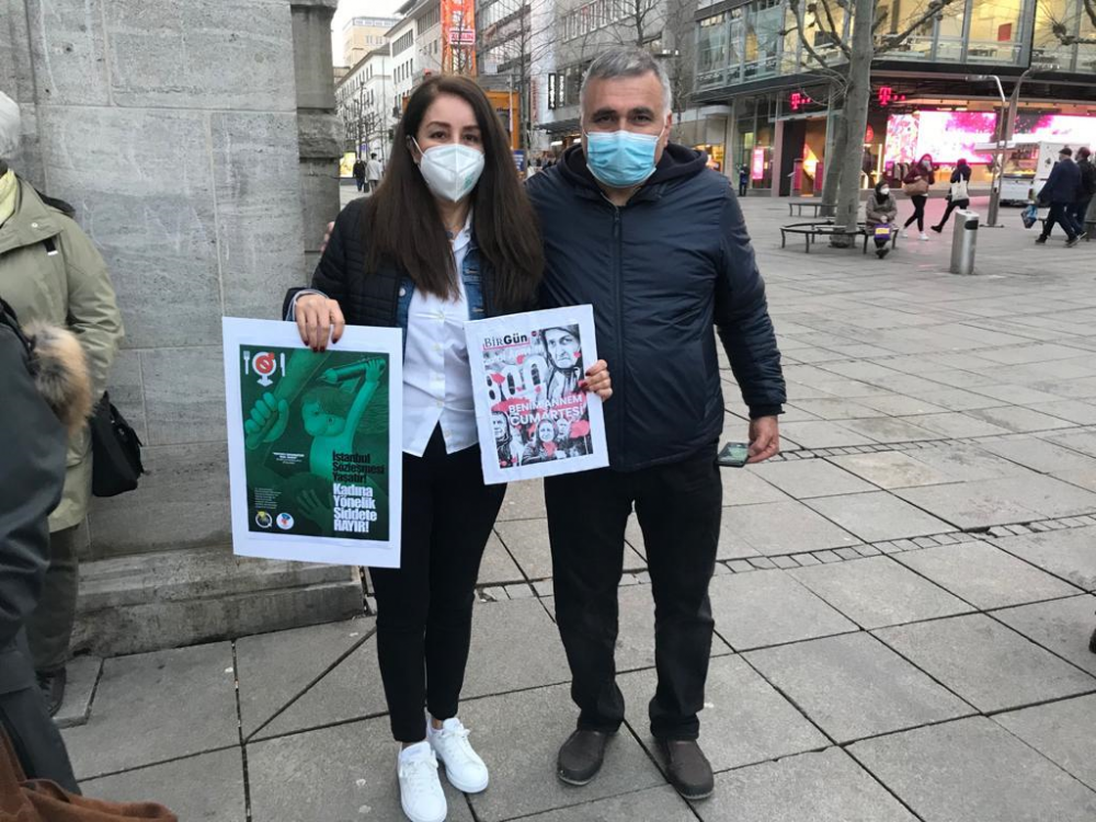 İstanbul Sözleşmesi’nin feshi Stuttgart’ta protesto edildi - Resim : 2