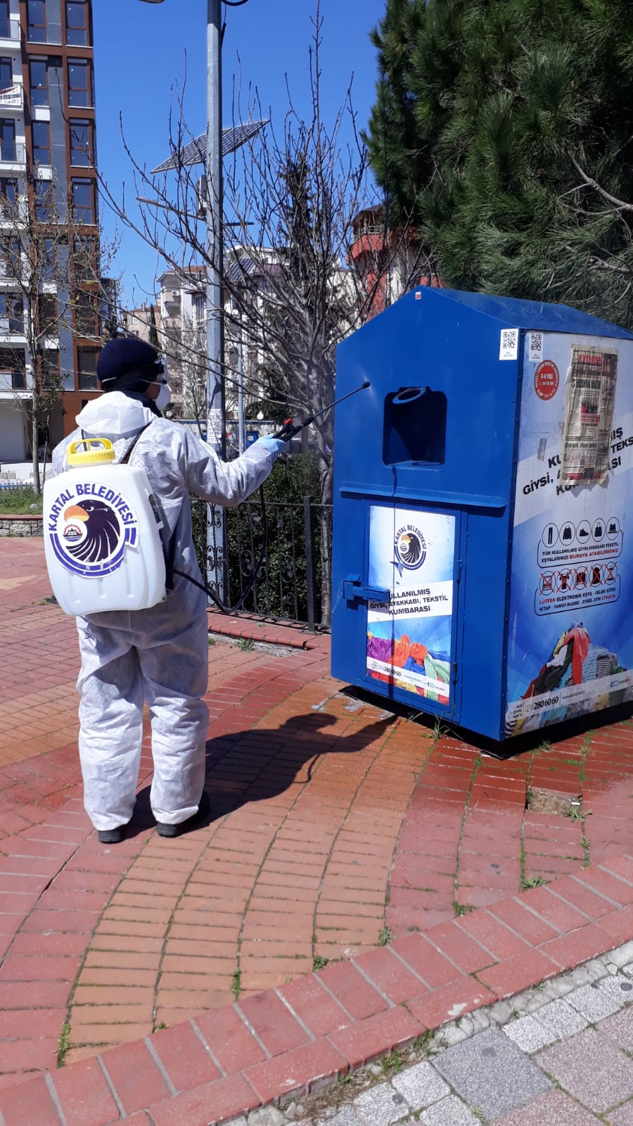 Kartal’da Bulunan çöp konteynerleri ve geri dönüşüm kumbaraları ilaçlandı - Resim : 1