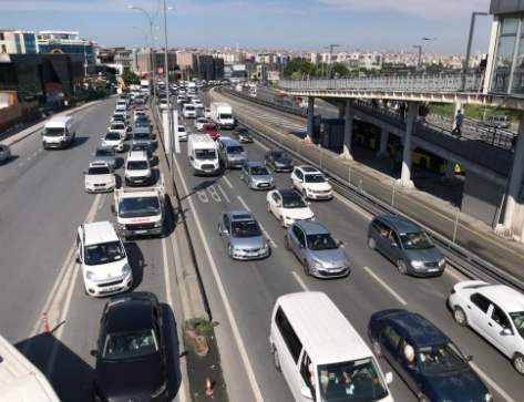 Kısıtlamasız cumartesi gününde trafik yoğunluğu - Resim : 1