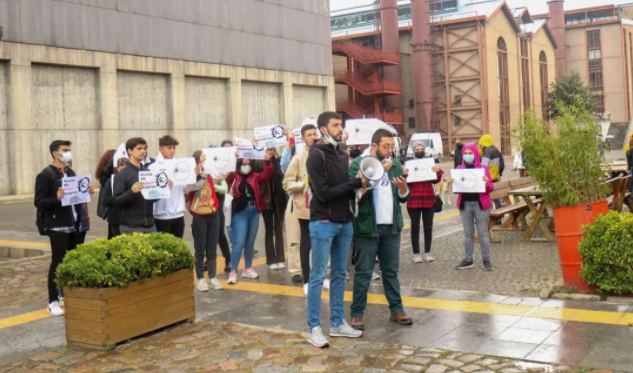 Bilgi Üniversitesi'nde eylem: Müşteri değil, öğrenciyiz - Resim : 1