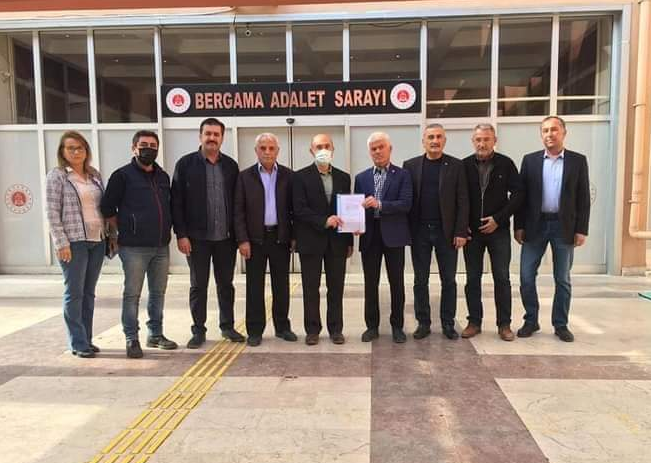 AKP'li belediye köylünün 'Ata mirası' verimli tarım arazilerini satışa çıkarıyor, Bergamalılar direniyor - Resim : 2