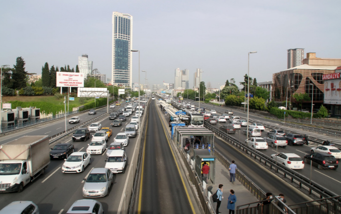 İstanbul trafik yoğunluğunda artış - Resim : 1