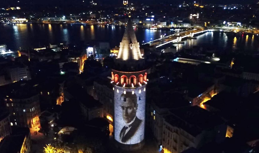 İstanbul Boğazı’nda 19 Mayıs'a özel kutlama - Resim : 2