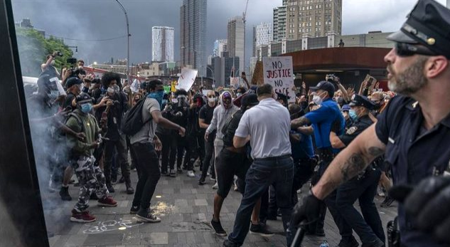 ABD'deki protestolarda 'Gezi' detayı - Resim : 2