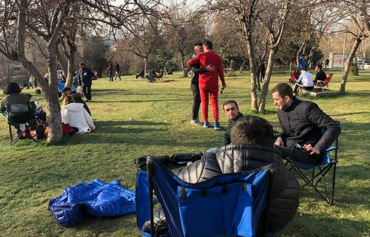 Gençler yaşlıları şikayet etti ama kendileri uyarılara kulak asmadı - Resim : 1